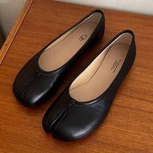 Woodchuck Sato Black Split-Toe Leather Ballet Flats